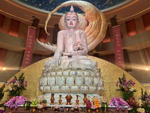 東北角心靈旅遊新亮點 靈鷲山福城玉佛開光