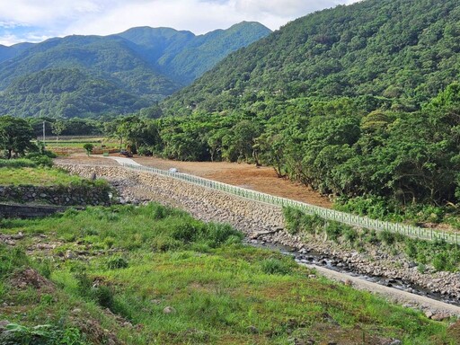 護岸強化結構與生態性 三芝溪流復建工程完工