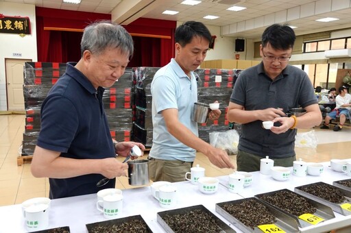 睽違5年2度脫穎而出 粟益民奪新北美人茶特等獎