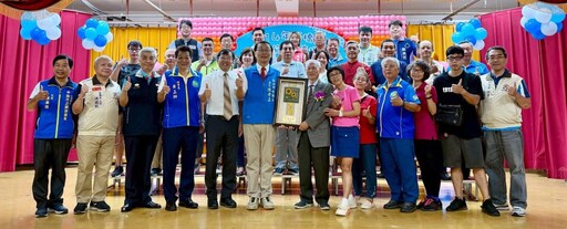 感無怨無悔奉獻 板橋表揚37位模範父親