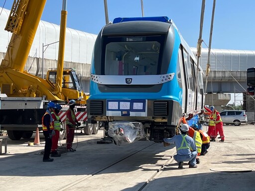 完工倒數衝刺 捷運三鶯線列車全數報到