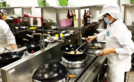 感謝守護餐桌安全回應期待 新北幼兒園廚工調薪
