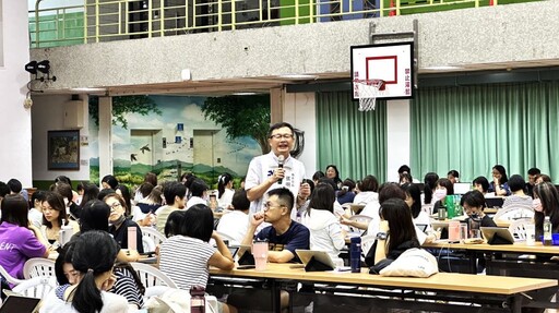 新北點燃AI教育引擎 張明文化身實戰專業講師