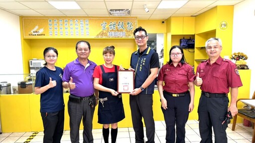 新北消感謝第一時間救災里長、暖心送餐宜甜飯包