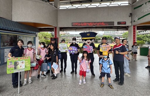 化身「守護天使」 新北分局長開學日總動員護童