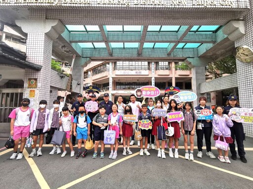 化身「守護天使」 新北分局長開學日總動員護童