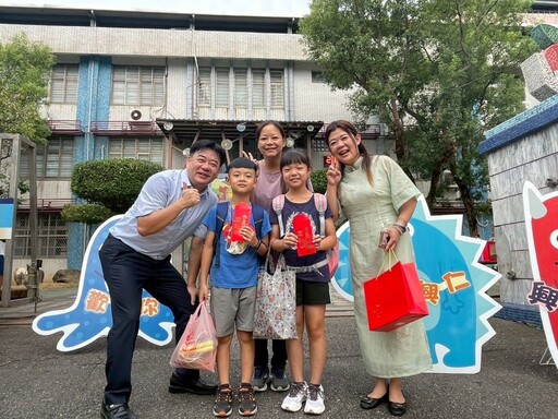 「平安許願包」真摯祝福 興仁國小擊鼓迎新開學有聲