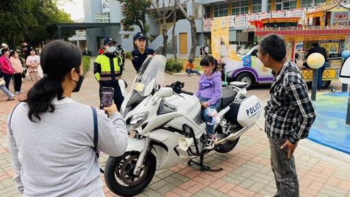 元宵節北港千人提燈上街 張麗善與北港分局宣導防詐騙