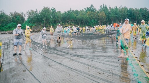 「苗栗永續漁樂祭」雨中熱鬧登場 帶民眾深入漁村永續漁樂