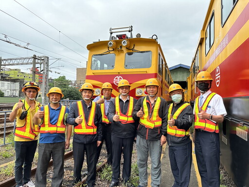 臺鐵公司新增生力軍 新購養路機具交車驗收