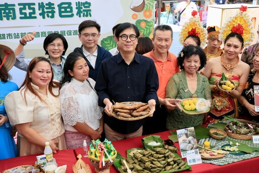 東南亞特色融入台灣傳統習俗 三鳳中街包粽吹起異國風