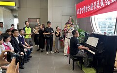 全台首見 臺鐵鶯歌車站增設藝文鋼琴區