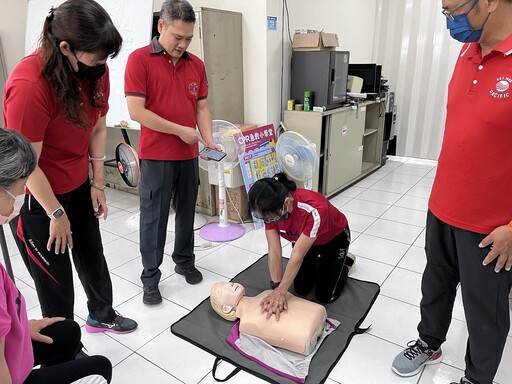 嘉市消防局開辦急救小學堂 推廣緊急救護技能人人是救護天使