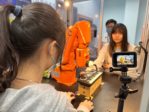 輔英科大辦ABB工業機器人成果會 學生跨域學習展現創意與實踐