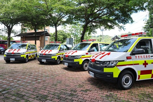 南投縣府獲贈救護車4輛 消防隊提升救護存活率挽救寶貴性命