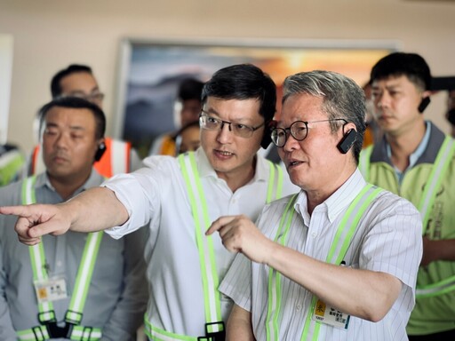 陳金德視察高雄國際機場 宣布擴建工程正式啟動