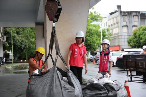 因應颱風 宜蘭市公所提供沙包供民眾領取
