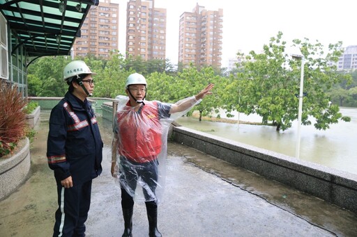 陳其邁親赴滯洪池視察 颱風凱米引發淹水危機