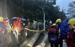 高市府獲報民間營隊受困黃蝶翠谷 晚間7時已平安獲救安置