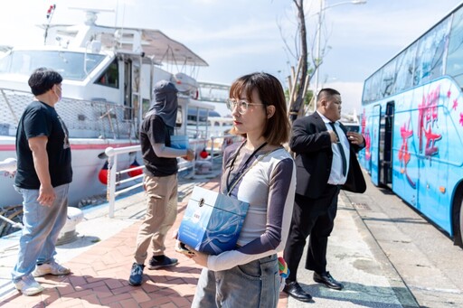 「不立碑、不造墳 」高雄市聯合海葬 成就41位先人的大自然安息