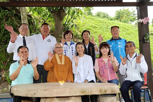 慈濟吉祥月祈福大自在王佛禪寺中元普度 許縣長出席獻供頂禮