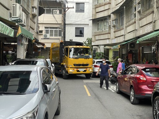 8米巷道停車危機！林智鴻現勘提分層管理 減少救災困境