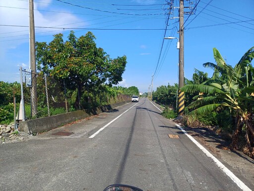 美濃八德寮路旁 休旅車放那你16天