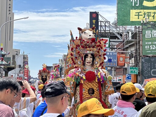 竹塹城隍祭盛大登場 遶境賑孤萬人共襄盛舉