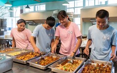 營養午餐新增鬼頭刀料理！饒慶鈴為學童添營養助漁民