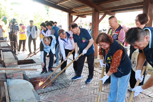 中寮鄉龍眼文化季起灶開鑼 王副縣長依循古禮舉行傳統祭灶儀式