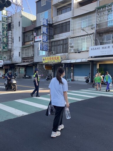 開學囉!林園警啟動護童勤務守護校園安全