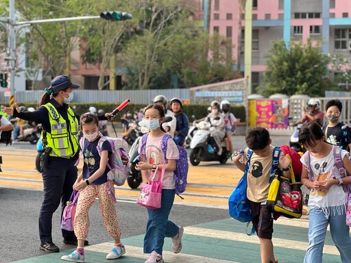 高市婦幼隊啟動護童 守護學童上放學安全