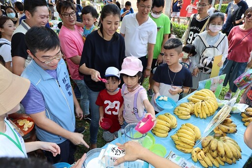 中興新村植物園夏午冰果事 許縣長推廣在地冰品美食