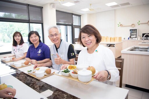 嘉市全國首創增設午餐食育組 黃敏惠推動學校食在心安