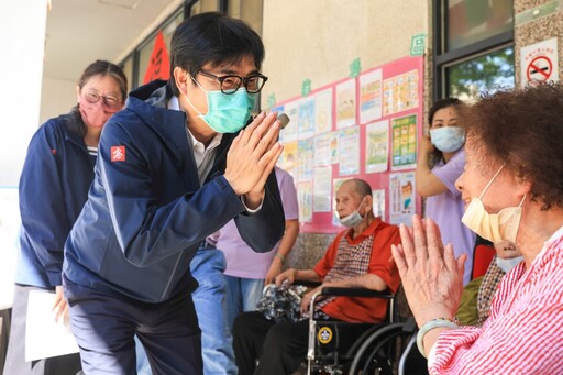 中秋暖心加碼！陳其邁宣布明年 高雄弱勢長輩養護費補貼增加2千元