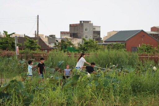 荷開盛夏椬梧映月塘 梧韻海味時光餐桌發表