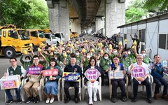 康裕成中秋暖心慰勞 防災英雄全力守護三民區市民家園