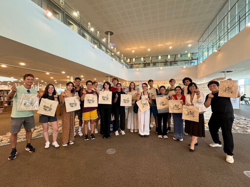 外國人靠一物辦妥圖書館神卡 交通及借閱暢行無阻 學習探索攏ㄟ通！