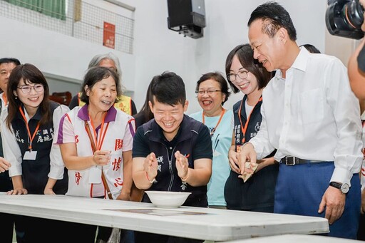 鹿草鄉中秋博餅活動重磅回歸 民眾歡樂擲骰拿月餅