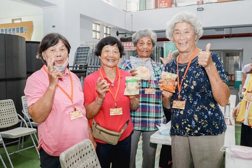 鹿草鄉中秋博餅活動重磅回歸 民眾歡樂擲骰拿月餅