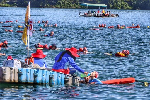 水陸空保護慢慢游！最後一位14時17分上岸 日月潭泳渡圓滿結束