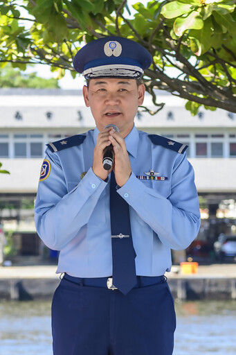 港濱公園展示除役軍機 黃偉哲邀民識空軍戰功事蹟