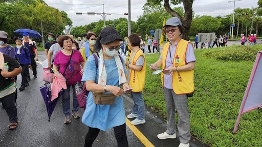 摸彩獎品豐富 宜蘭縣商業總會健走活動盛況空前