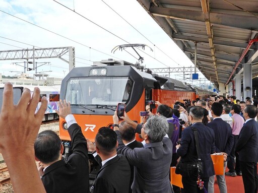 安全營運證明授證 臺鐵E500型電力機車勁力啟航