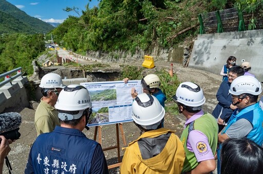 金峰鄉東64鄉道坍塌中斷 饒慶鈴指示緊急搶通維生道路