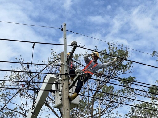 高雄停電20萬戶 市府X台電力拚九成五復電