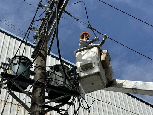 台電全台總動員來支援！台電鳳山區處曾停電13萬戶 力拼今晚全面復電