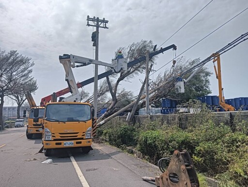 台電全台總動員來支援！台電鳳山區處曾停電13萬戶 力拼今晚全面復電