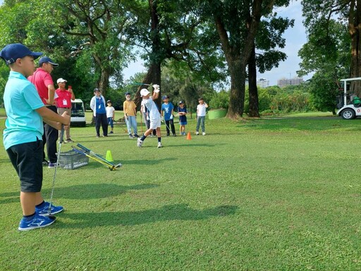 高雄高爾夫球場「鳥語花香，生態永續」球場揭幕