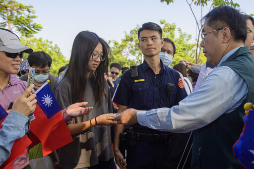 113年國慶升旗典禮 黃偉哲：對這片土地國家熱愛中華民國生日快樂